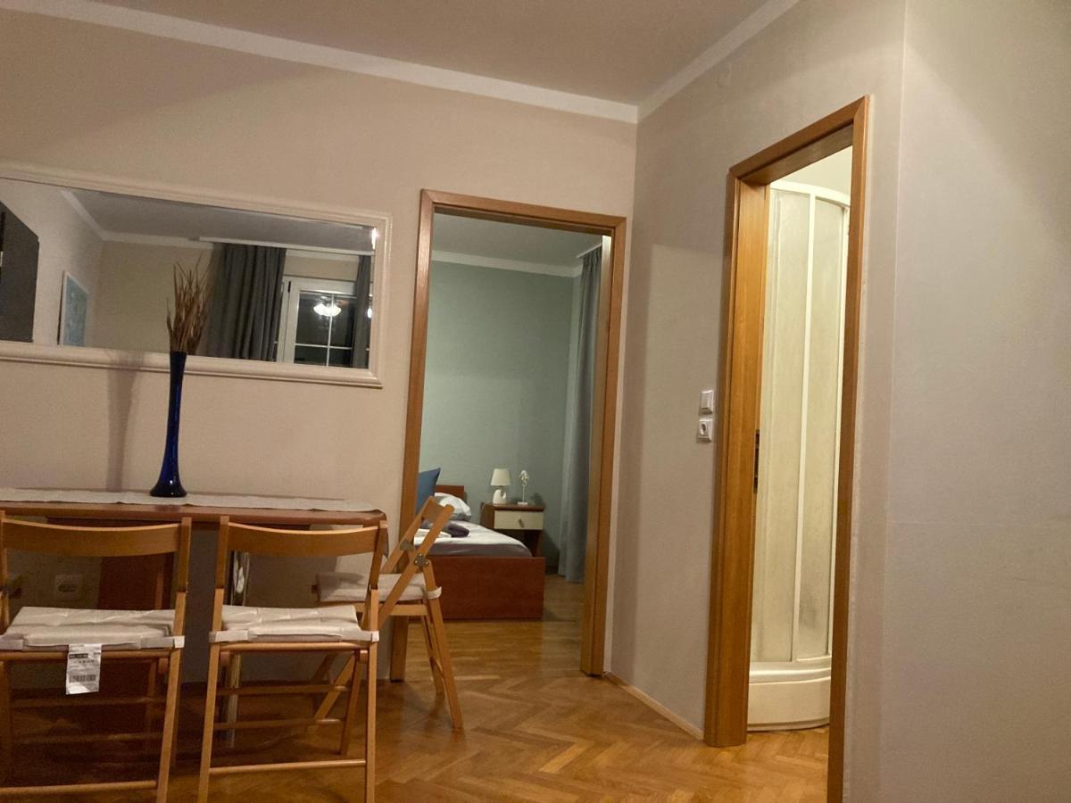 Guest House Adria Dugi Rat Ngoại thất bức ảnh