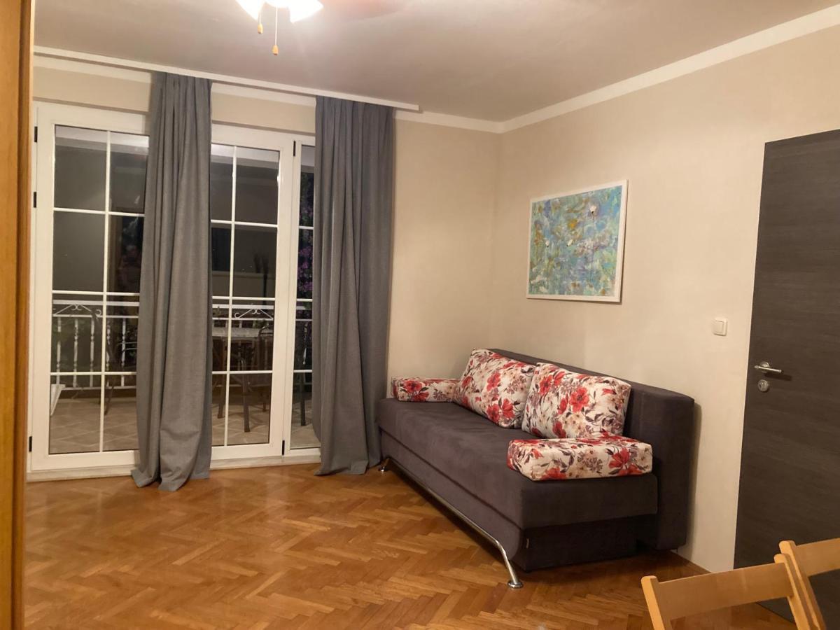 Guest House Adria Dugi Rat Ngoại thất bức ảnh