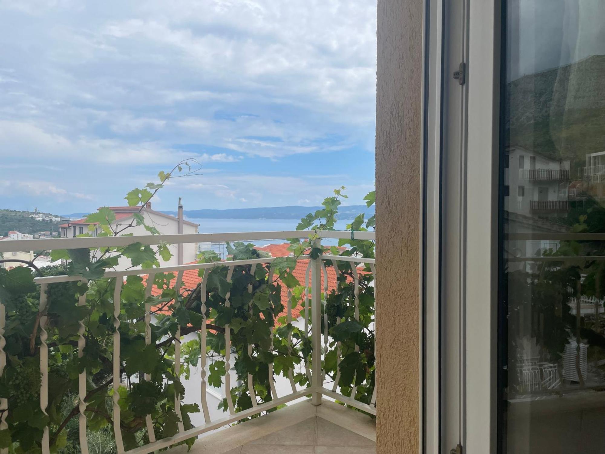 Guest House Adria Dugi Rat Ngoại thất bức ảnh